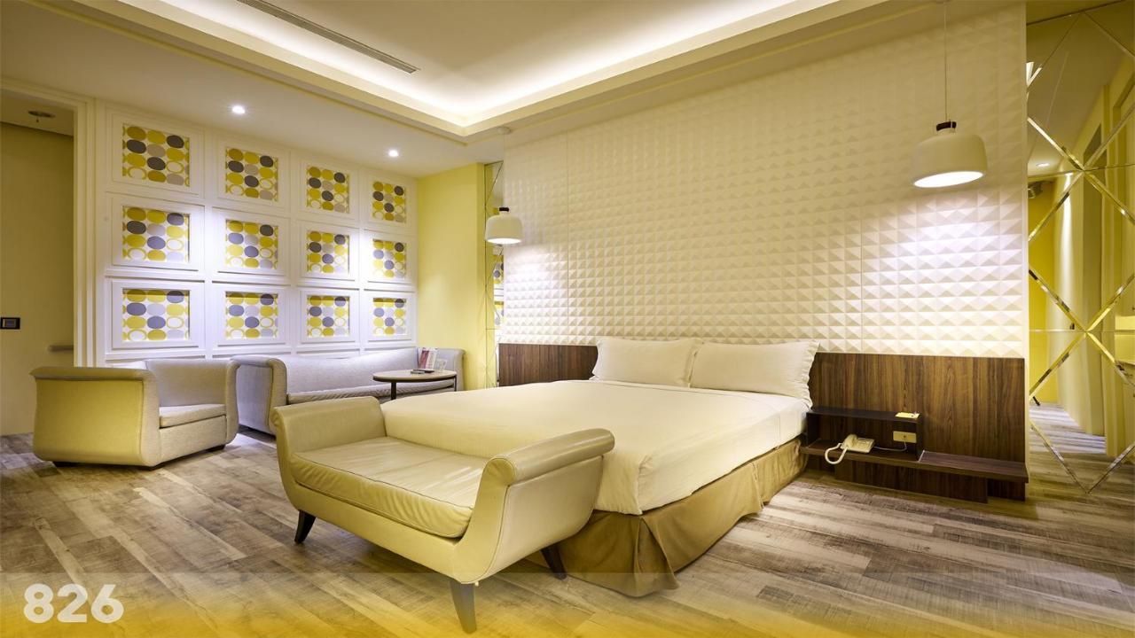 Wehome Motel Tainan Bagian luar foto