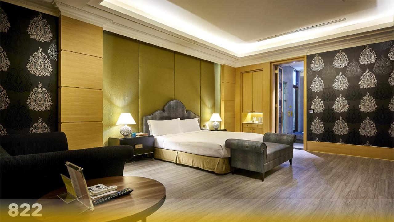 Wehome Motel Tainan Bagian luar foto
