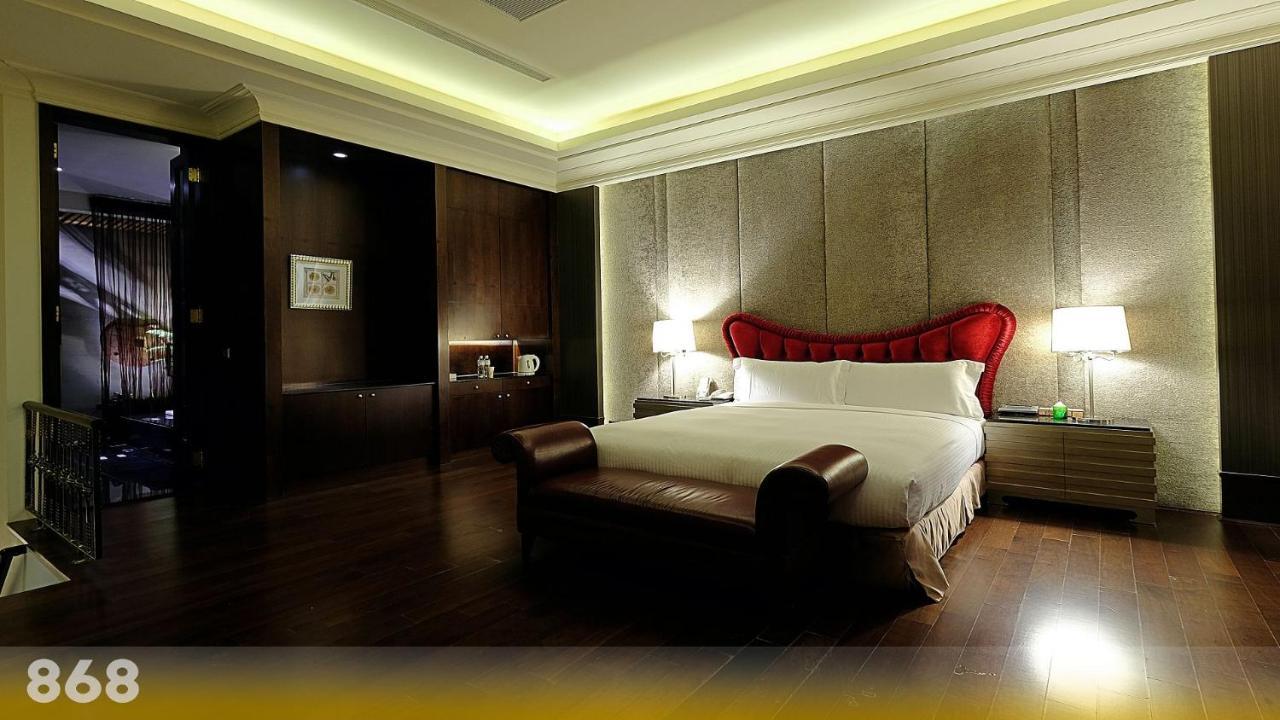 Wehome Motel Tainan Bagian luar foto