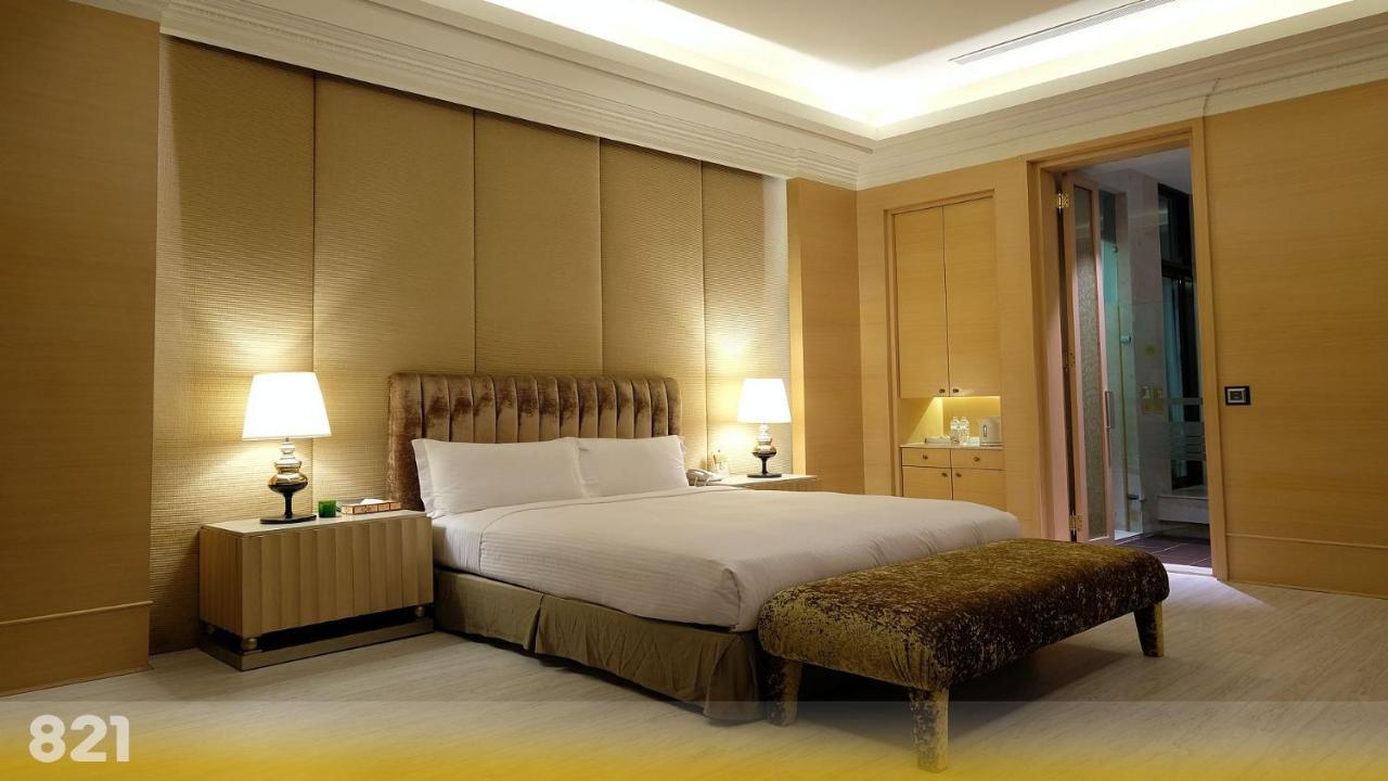 Wehome Motel Tainan Bagian luar foto