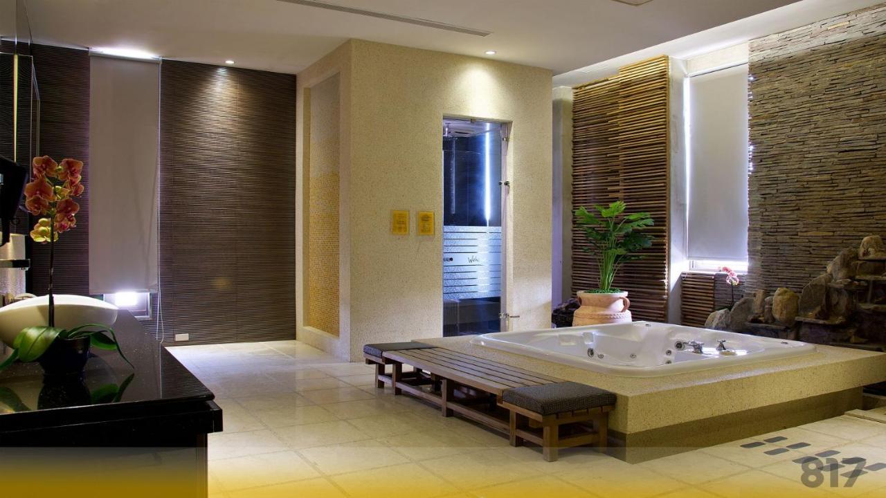 Wehome Motel Tainan Bagian luar foto