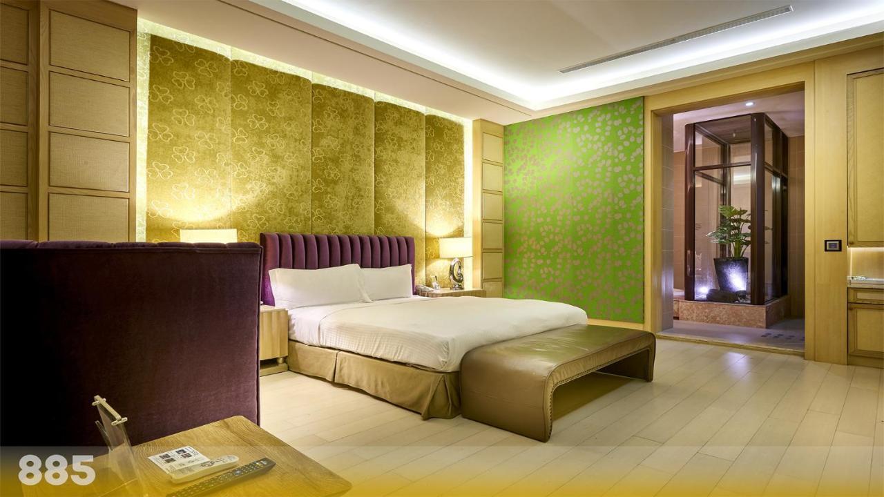 Wehome Motel Tainan Bagian luar foto