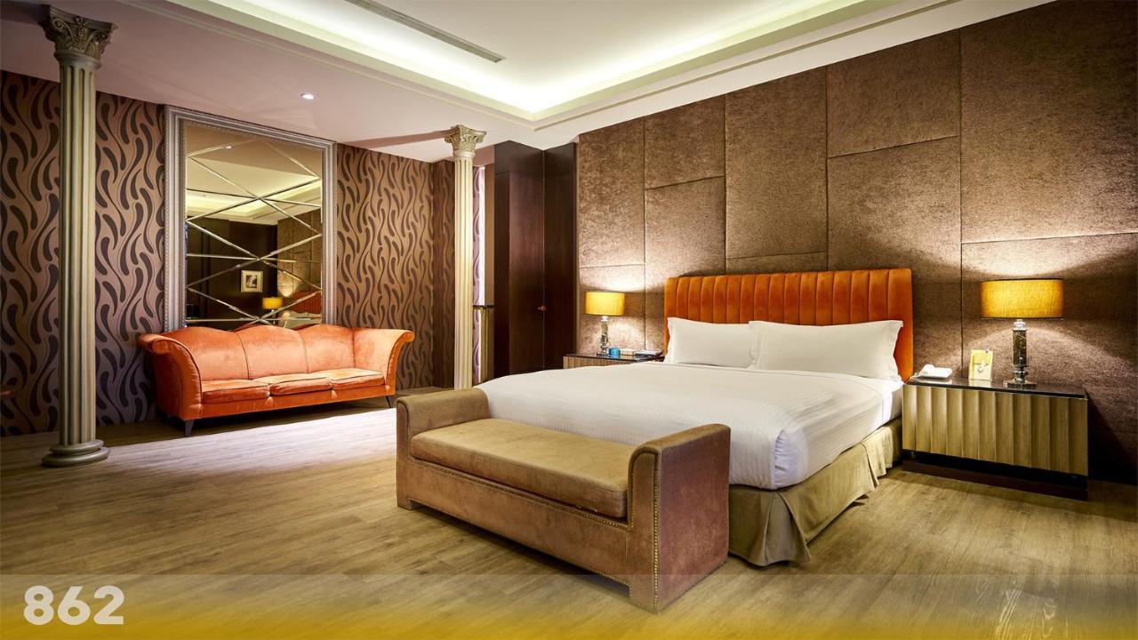 Wehome Motel Tainan Bagian luar foto