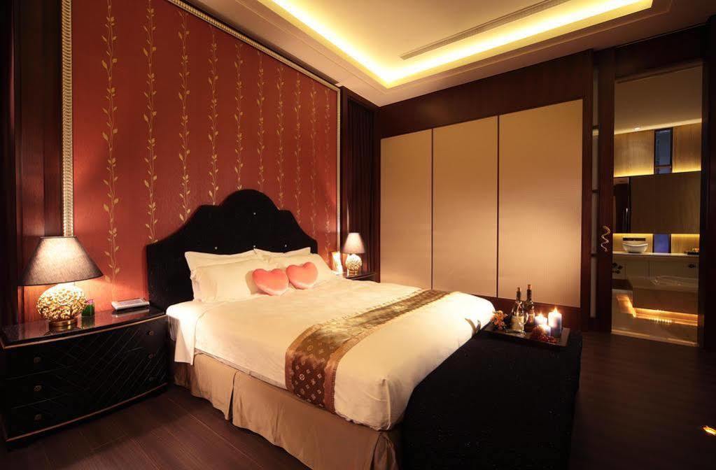 Wehome Motel Tainan Bagian luar foto